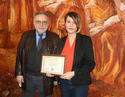 თსუ სტუდენტს რექტორის სტიპენდია გადაეცა