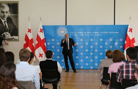 თსუ-ში საქართველოს პირველი პრეზიდენტის სახელობის აუდიტორია გაიხსნა